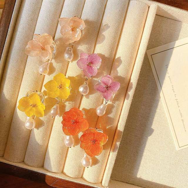Libelle Layered Hydrangea Flower Earrings