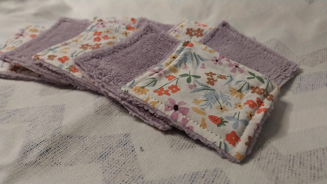 Cotons démaquillants fleur lavables en éponge bambou