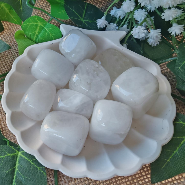 pierre roulée jade blanc cubique 20 à 40 mm