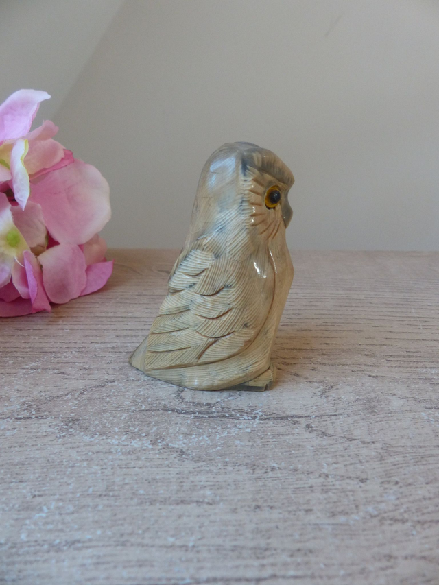 Figurine miniature de hibou sculpté main en corne de buffle - Porte bonheur artisanal - Cadeau original et décoratif - Animal symbolique