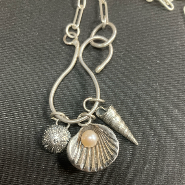 Shells and pearl necklace 