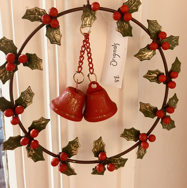 Christmas Decorations - Small, metal wreath