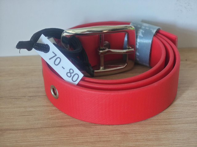 Ceinture Jean rouge ! (Couleur modifiée par la photo)