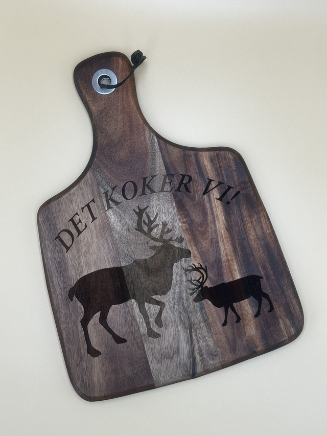 Cutting board " Det koker vi"