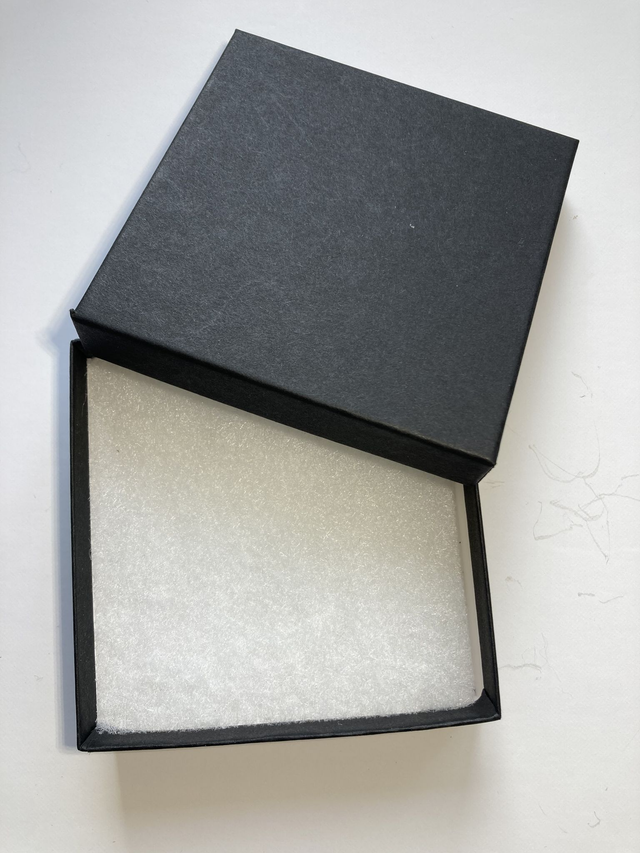 Optional gift box for Christmas decorations 