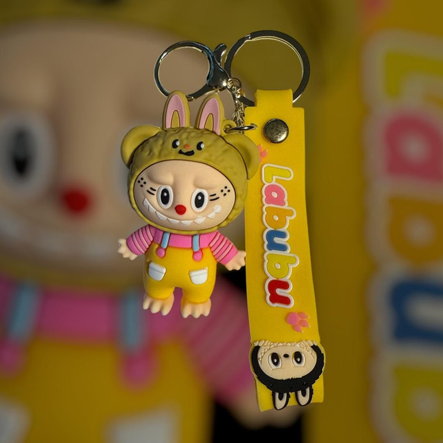 0634 - Labubu - beige - gele broek