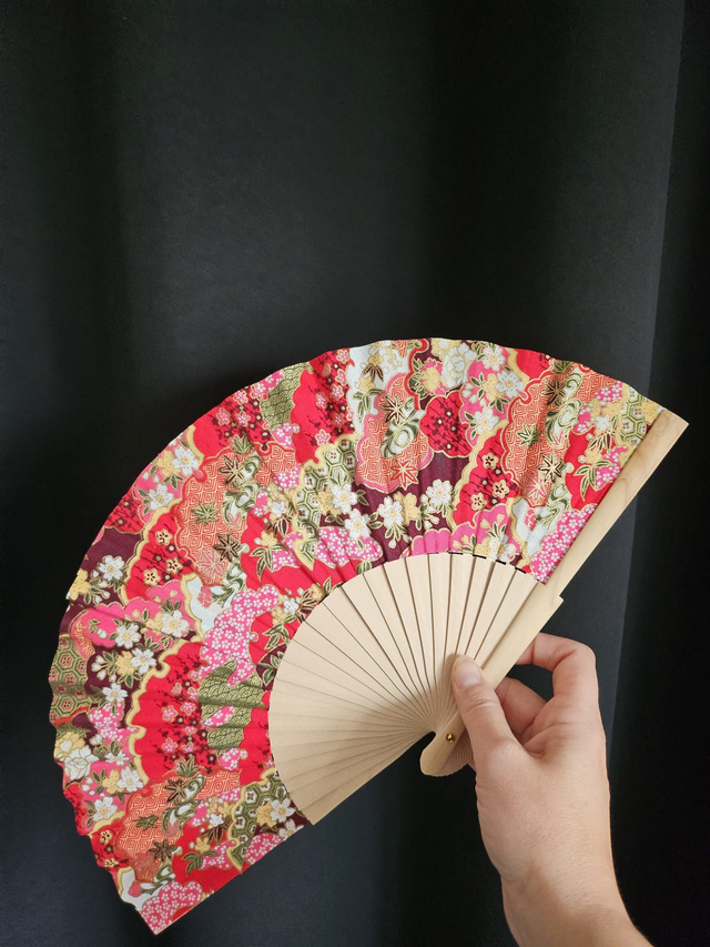 Eventail tissu fait main - japonais rouge doré