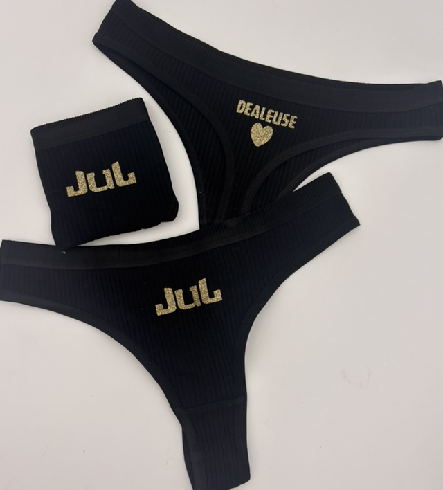 Le tanga côtelé noir net or du J édition limitée 