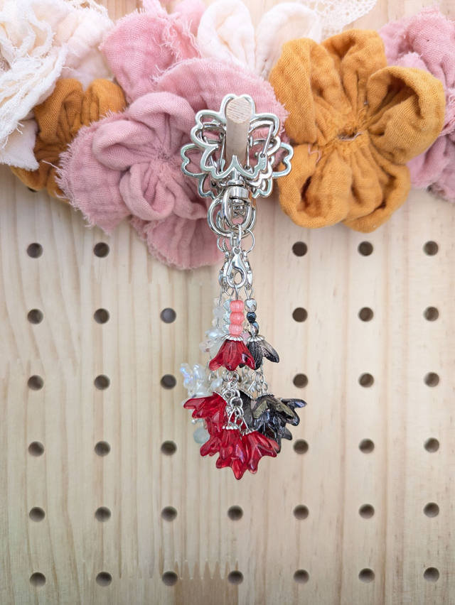 Porte-clé pompon fleurs