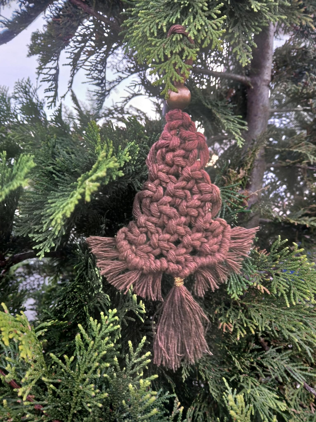 Sapin Noël en macramé – Esprit bohème et naturel