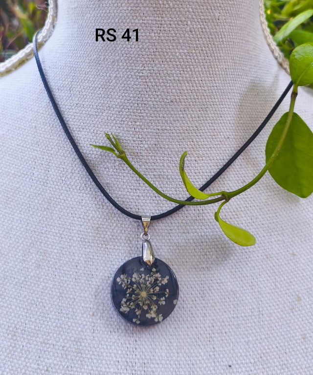 Collier RS41 noir et blanc 