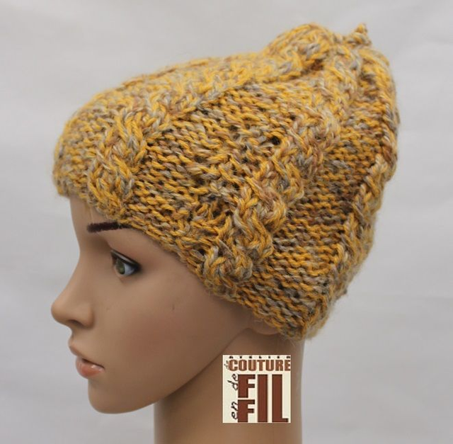 Bonnet ocre avec torsade et doublé en doublure jerset