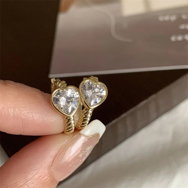 Boucles d’oreilles cœur en acier inoxydable plaqué or 14 K avec pierre scintillante