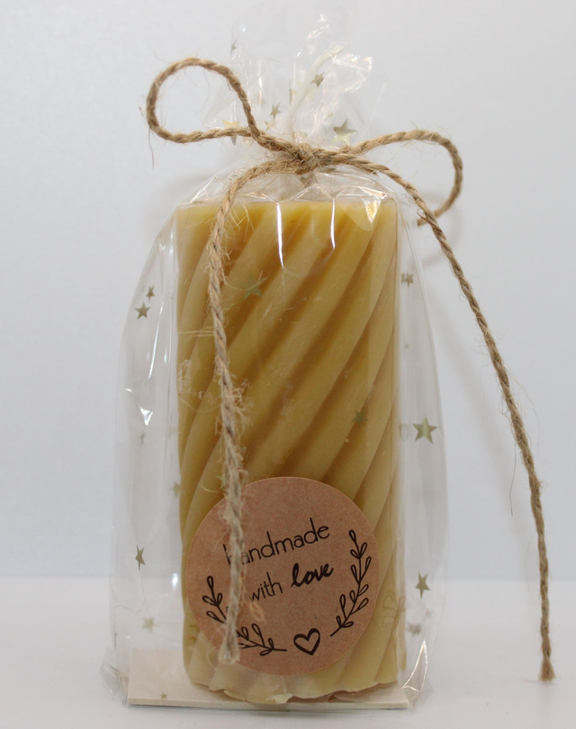 Stumpenkerze gegossen