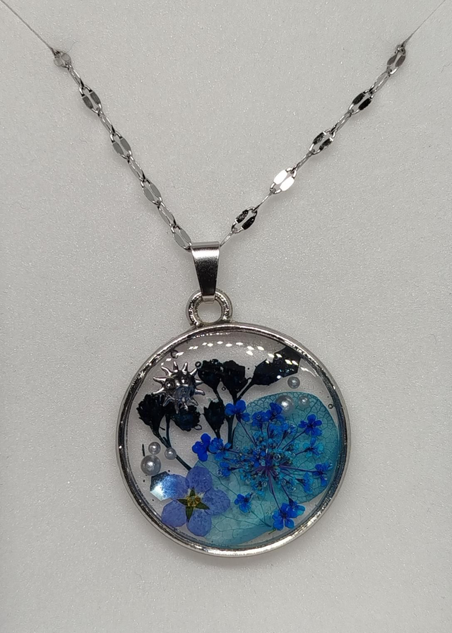 Collier pendentif Izia coloris bleu argent 
