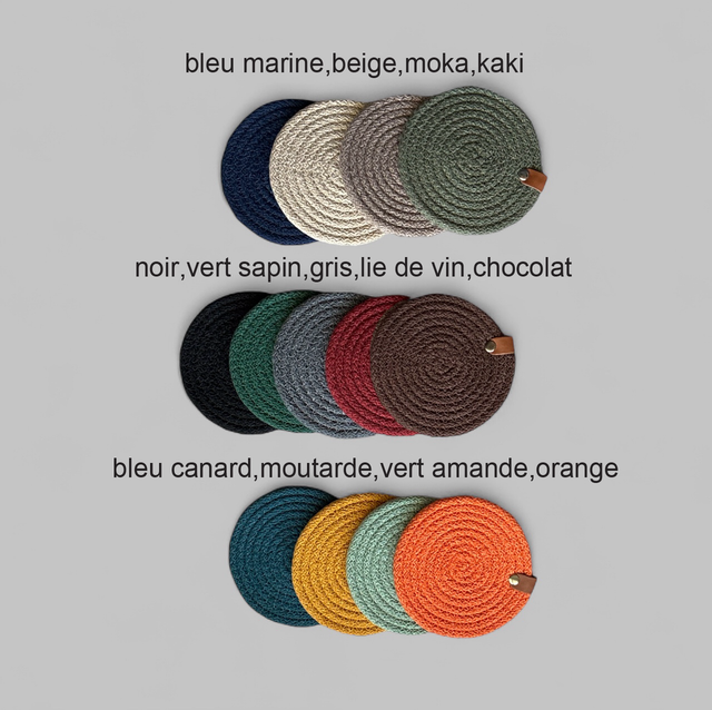 Assortiment de 6 dessous de verre unis et leur panier