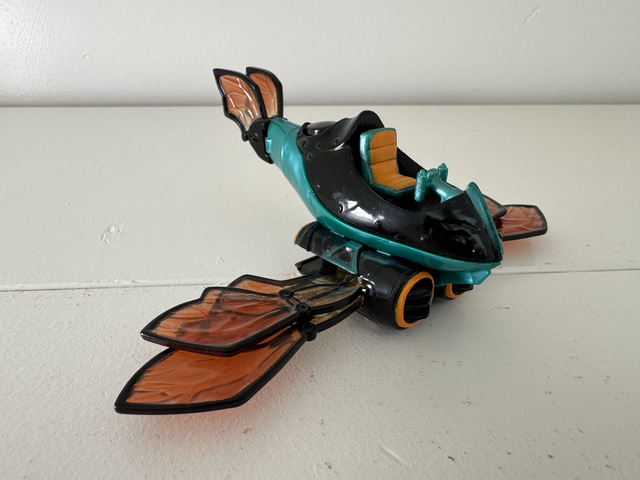 Buzz Wing - Life - Vehicle - Skylanders - SuperChargers