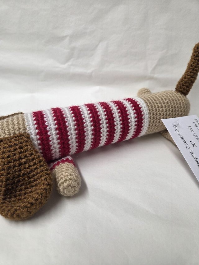 Sleeping Sausage Dog - KL-057