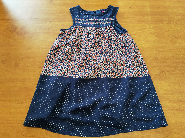 Robe bleu foncé à points et fleuri en 3 ans