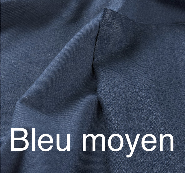 pull fin bleu moyen