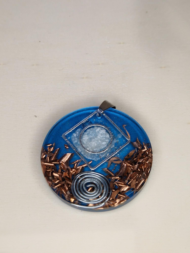 Orgonite, pendentif / 059