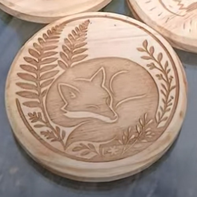 Charming &amp; cosy. Sleeping Fox Coaster. 