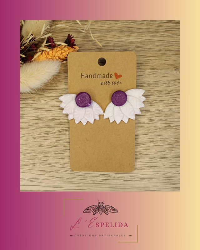 Lotus blancs nacrés avec touche violette