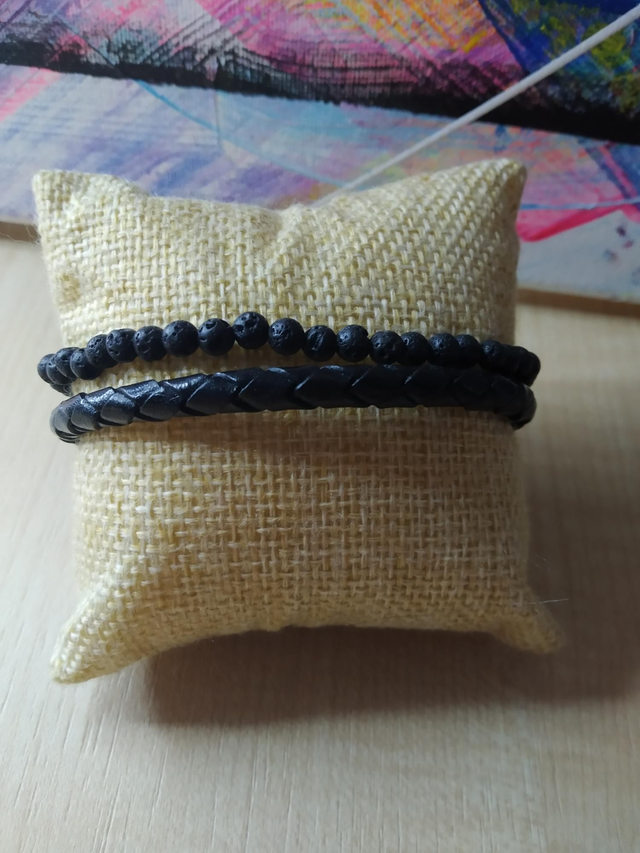 Bracelet cuir noir et pierre de lave 