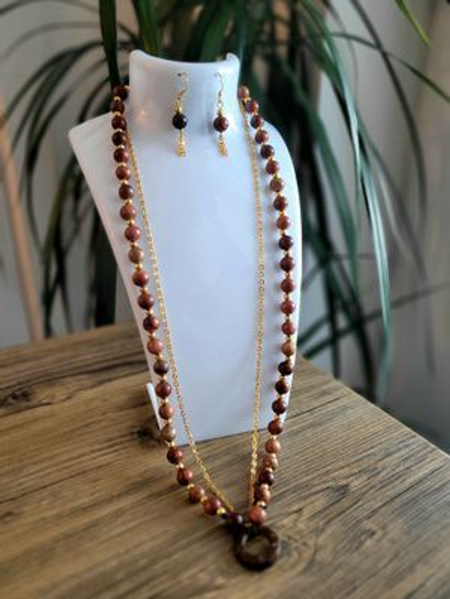 Set of brown and gold themed matching necklace & earrings