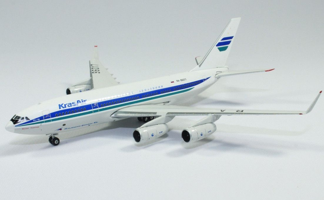 1/400 Iljuschin Il-96-300 KrasAir RA-86017