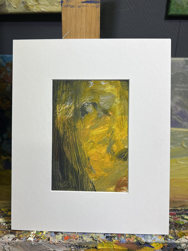 Fragment 458 „Gelbes Flüstern“ von Rostyslav Voronko, Öl auf Karton, 2024 – gelbe Komposition mit Licht und Schatten.