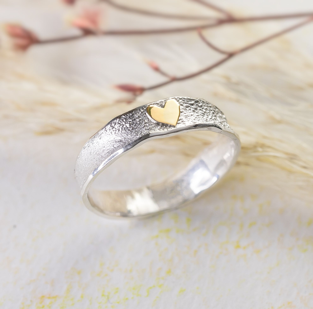 Anillo Corazón de Oro brillante