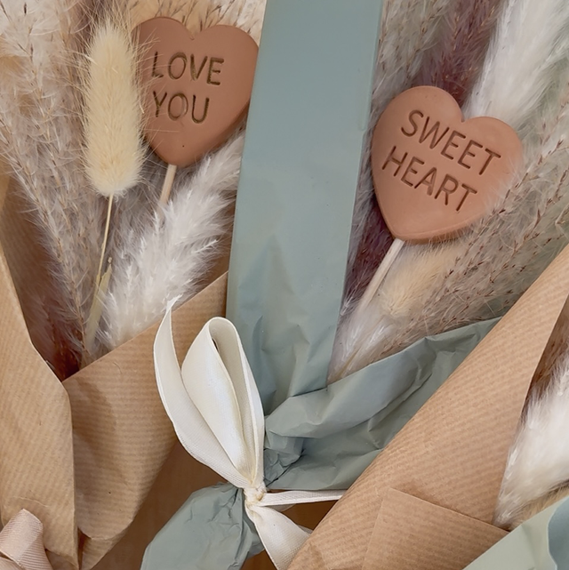 "Bouquet Eternel" fleurs séchées et cœur en argile sur tige