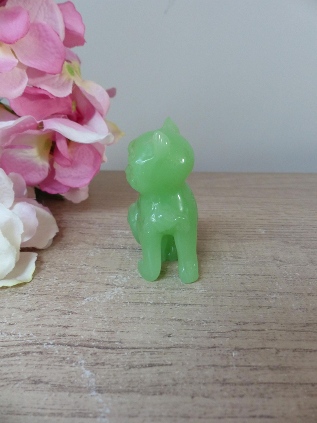 Figurine Chat Dynastie Ch'ing en Verre de Jade – Franklin Mint, 1986