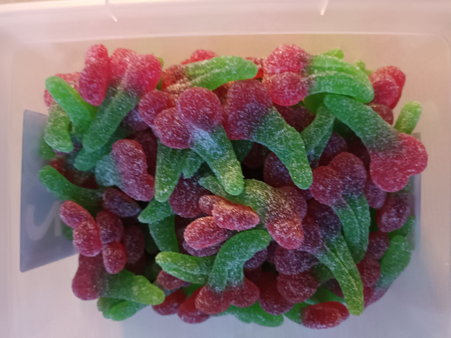 CERISE SUCRÉE ( VENDU PAR 100 GRAMMES )