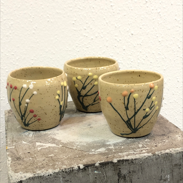 “Grøftekant” kop af Inge Stendys 