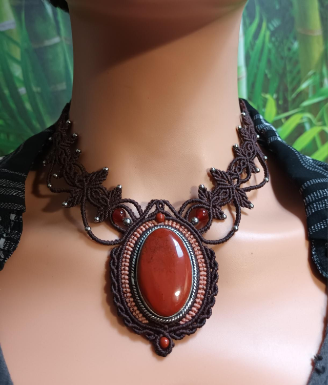 Collier en jaspe rouge et cornaline