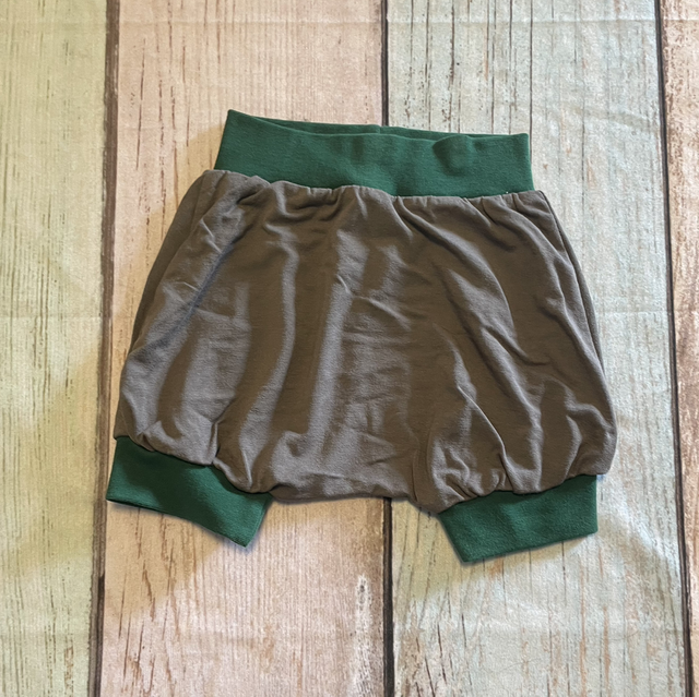 Sommershort, Größe 92, braun/grün