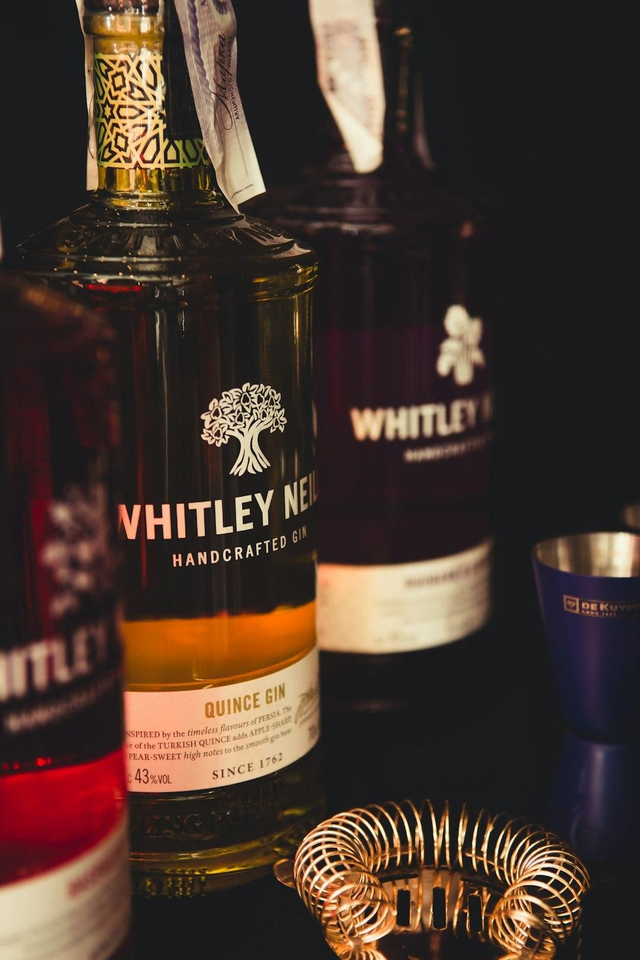 Whitley Neill (Rhubarb &amp; Ginger)