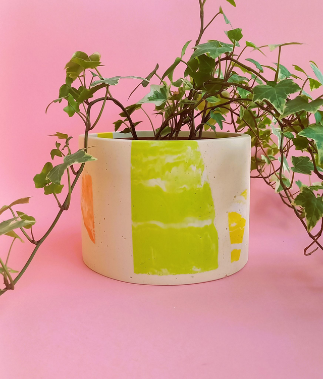  Osłonka na doniczkę, beżowa doniczka, kolorowe lastryko