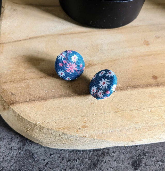 Boucles d'oreilles boutons