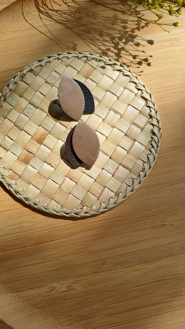 Boucles d'oreilles en matières végétales de pommes et céréales 