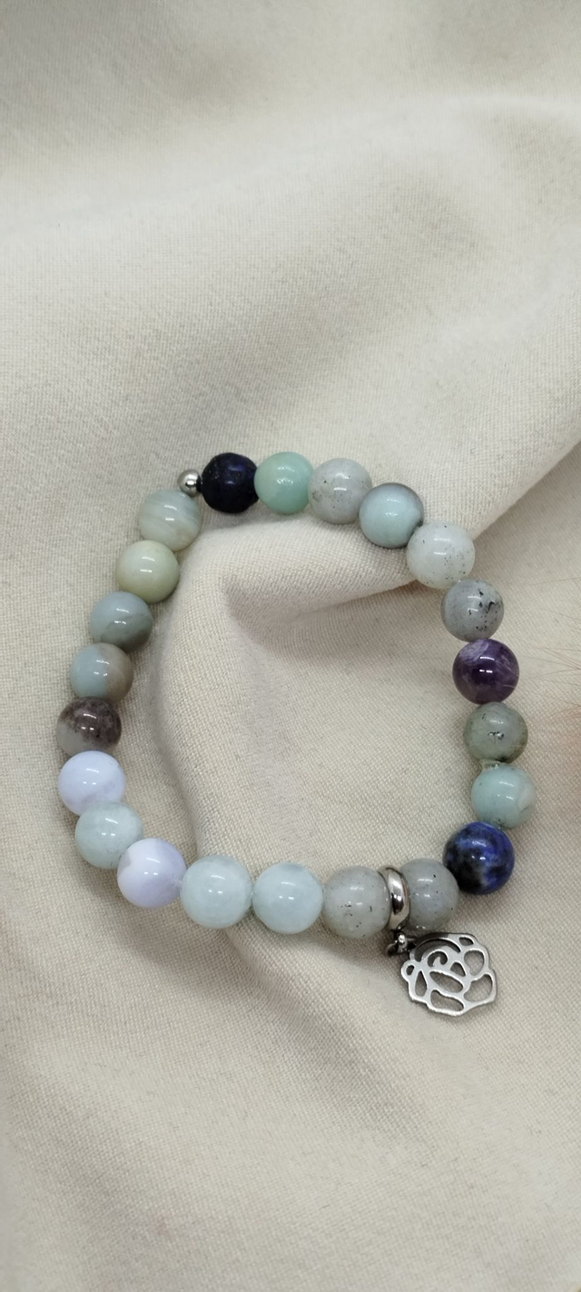 Bracelet 16 cm en pierres naturelles de 8 mm.