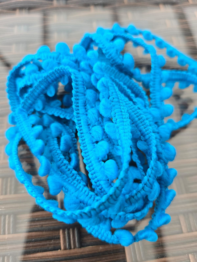 Galon pompon bleu 160 cm