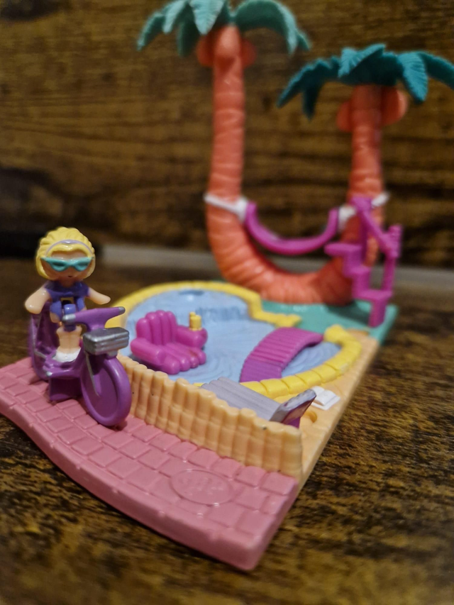 Polly Palm Tree Pool 