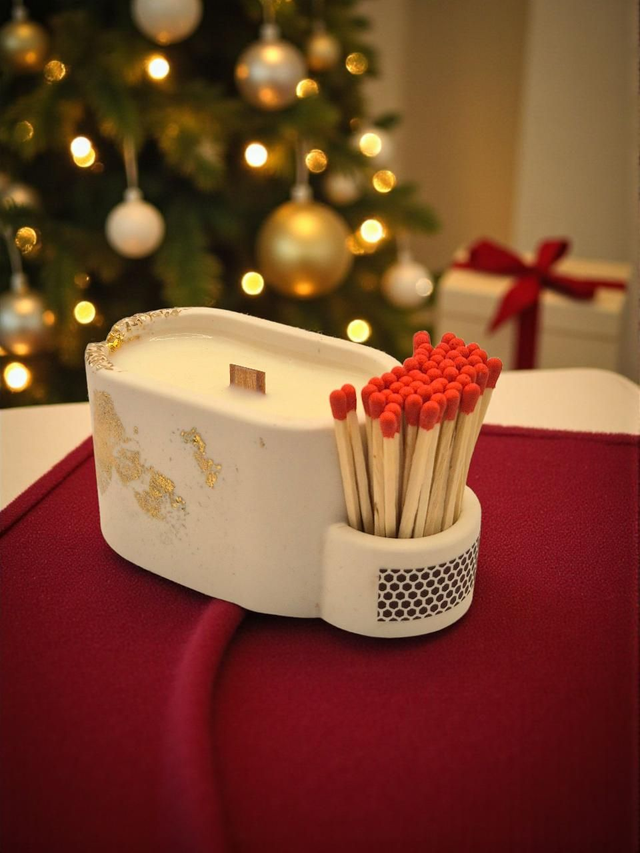 Behälterkerze mit Zündholzfach