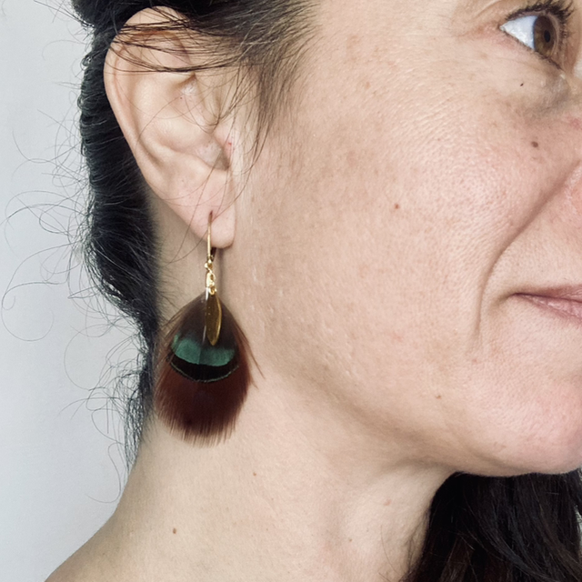 Boucle d’oreille en plume de faisan