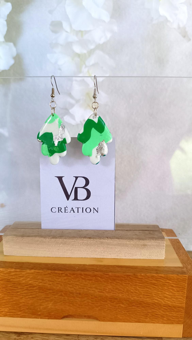 Boucles d'oreilles vagues vertes et blanches10