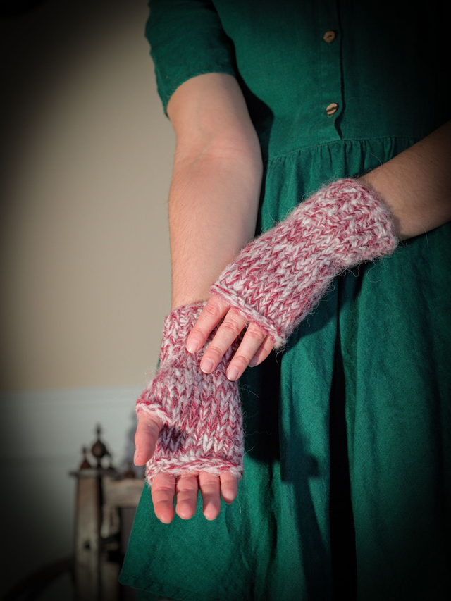 Mitaines en laine rouge et beige