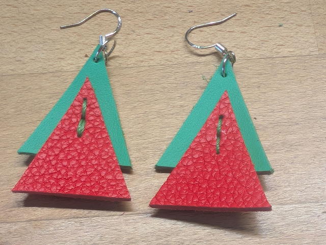 Boucles d&#039;oreille en cuir.